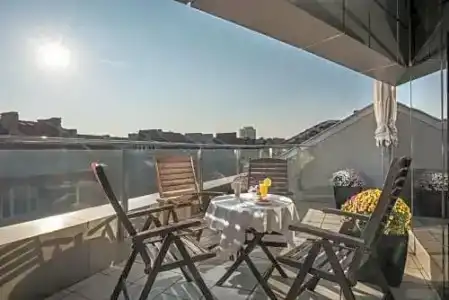 Rosslyn Thracia Sofia - 88