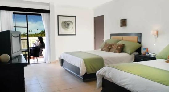 Coral Costa Caribe Beach Resort - All Inclusive - 8