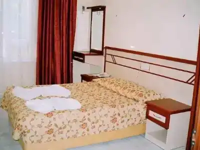 Lavinia Apart & - 51