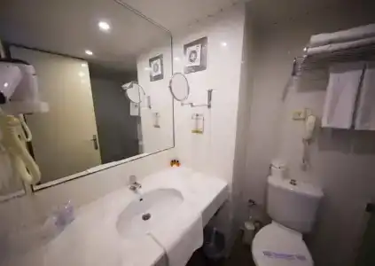 First Class - All Inclusive - 52