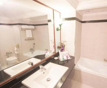 Golden Tulip Sovereign Bangkok - 70