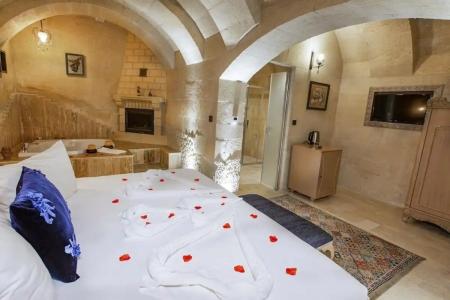 Elysion Cave Suites - 8