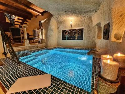 Elysion Cave Suites - 34