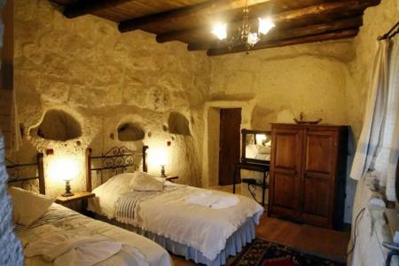 Traveller's Cave - 80