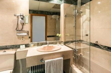 Rafaelhoteles Piramides - 72