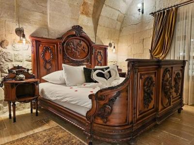 Elysion Cave Suites - 11