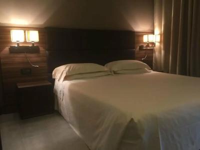 Waldorf Suite - 13