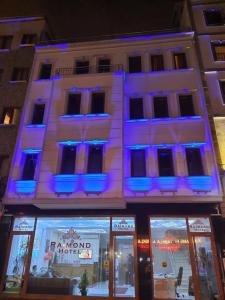 Raimond - 52