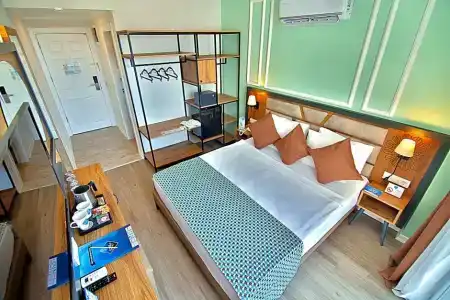 Club Big Blue Suit - All Inclusive - 12