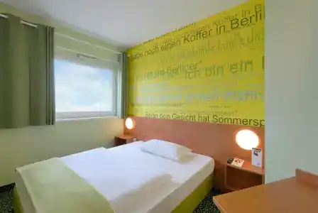 B&B Berlin-Airport - 6