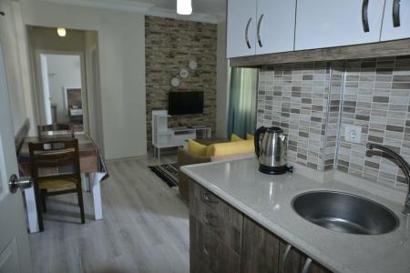 Cleopatra King Apart - 20