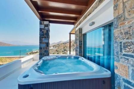 Royal Marmin Bay Boutique & Art - 9