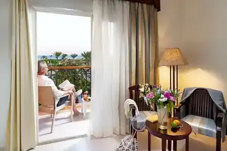 Three Corners Sunny Beach Resort - 9