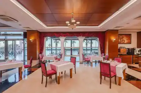 Crowne Plaza Antalya, an IHG - 3