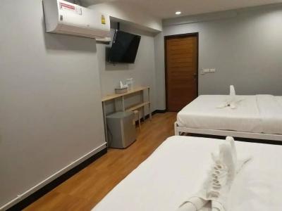 Pratunam Park - 41