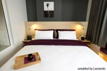 Arize Sukhumvit - 54