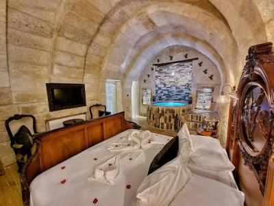 Elysion Cave Suites - 20