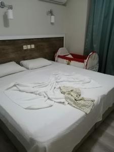 Cleopatra King Apart - 49