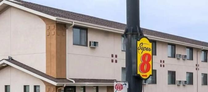 Super 8 by Wyndham Bismarck - 7