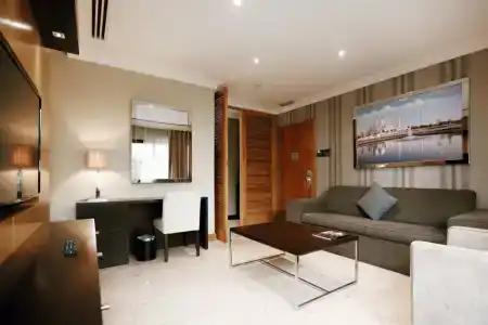 Dubai Marine Beach Resort & Spa - 92