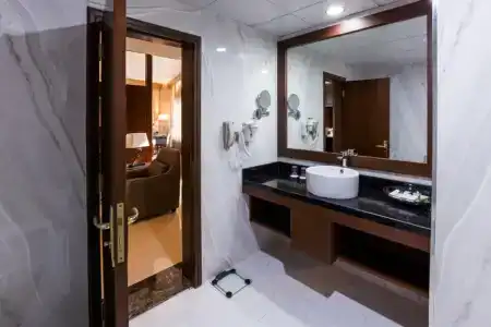 Howard Johnson Bur Dubai - 33