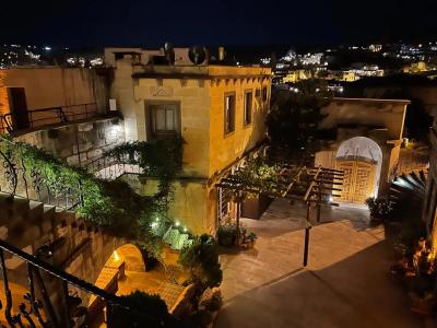 Sarnich Cave Suites - 13