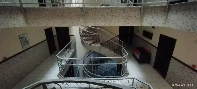 Lavinia Apart & - 92