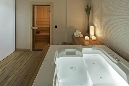 Ramada by Wyndham Istanbul Grand Bazaar - 72