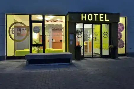 B&B Berlin-Airport - 5