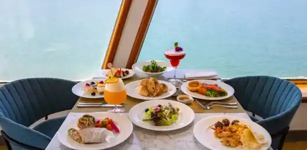 Queen Elizabeth 2 - 13