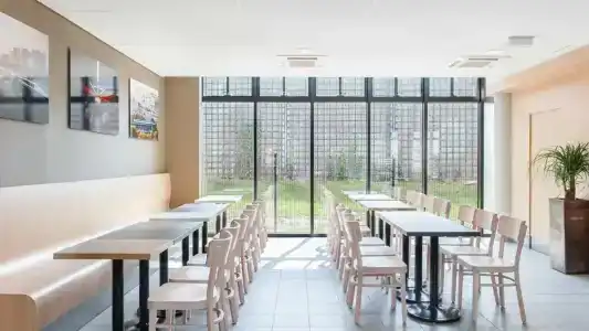 B&B Paris Porte des Lilas - 6
