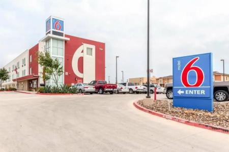 Motel 6-Laredo, TX - Airport - 61