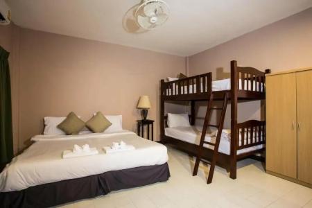 Kata Beachwalk and Bungalows - 9