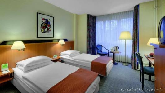 MOXY Berlin Humboldthain Park - 19