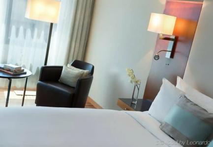 Renaissance Barcelona - 77