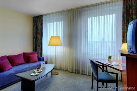 MOXY Berlin Humboldthain Park - 10