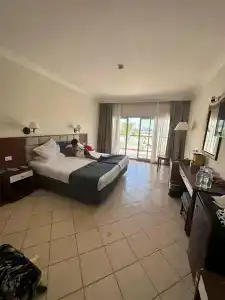 Ivy Cyrene Island Resort - 36