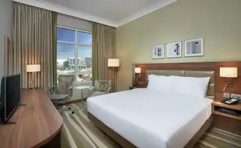 Hilton Garden Inn Dubai Al Muraqabat - Deira - 2