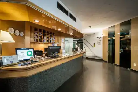 Executive Business - 7