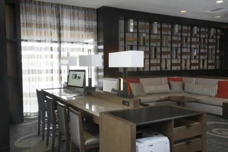 Hilton Kansas City Airport - 81