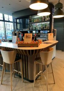 B&B Paris Porte des Lilas - 81