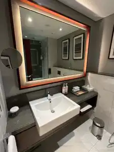 Mövenpick & Apartments Bur Dubai - 65