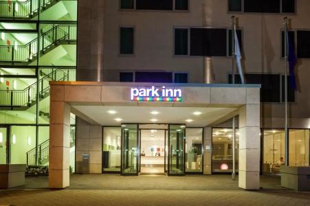 Park Inn by Radisson Frankfurt Airport - 8