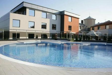 Cosmopolitan & Wellness - 22