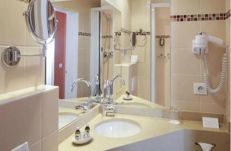 Relais Du Louvre - 49