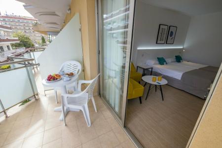 DWO Sirius - Adults Only - 13