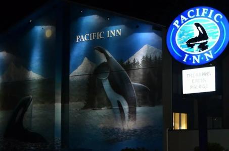 The Pacific Inn - 1