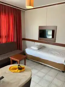 Lavinia Apart & - 70