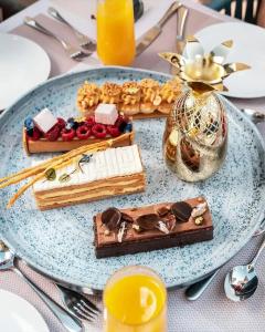 Address Montgomerie - 45