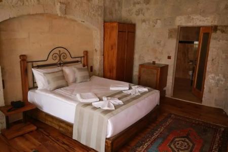 Sarnich Cave Suites - 23